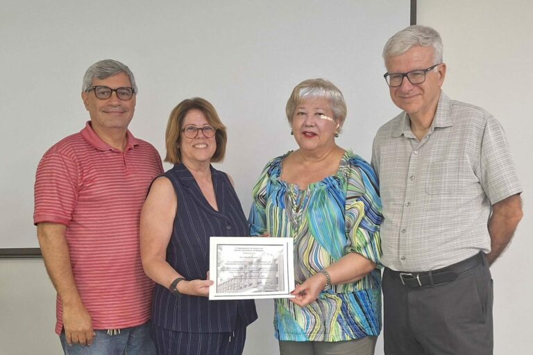 Dr. Robert Rios, Dra. Belinda Pastrana, Dra. Carmen Vega y Dr. Rodolfo Romanach