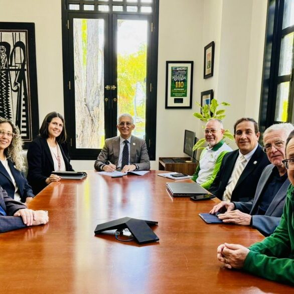 RUM y UTECO firman acuerdo de colaboración para fortalecer la educación, la investigación y el intercambio internacional