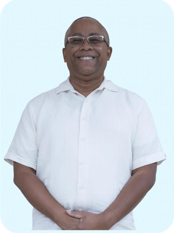 Dr. Mario Córdova