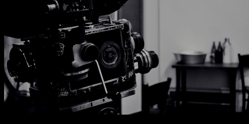 Black and white picture of an old video camera.