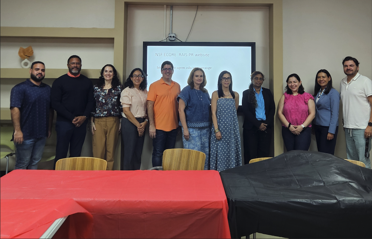 Attendees at the UPR Ponce seed award information session