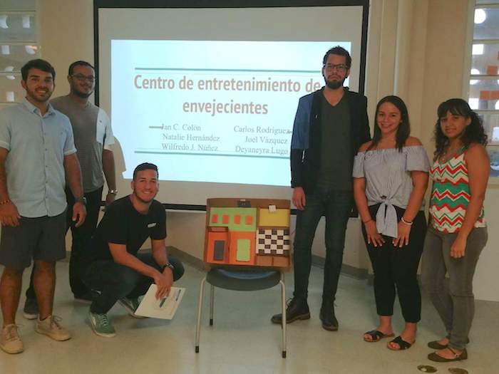 Estudiantes del RUM idean productos para personas de la tercera edad