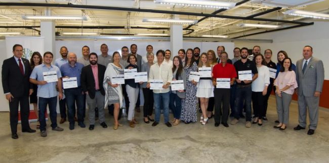 Empresas emergentes reciben ayuda tras Maria