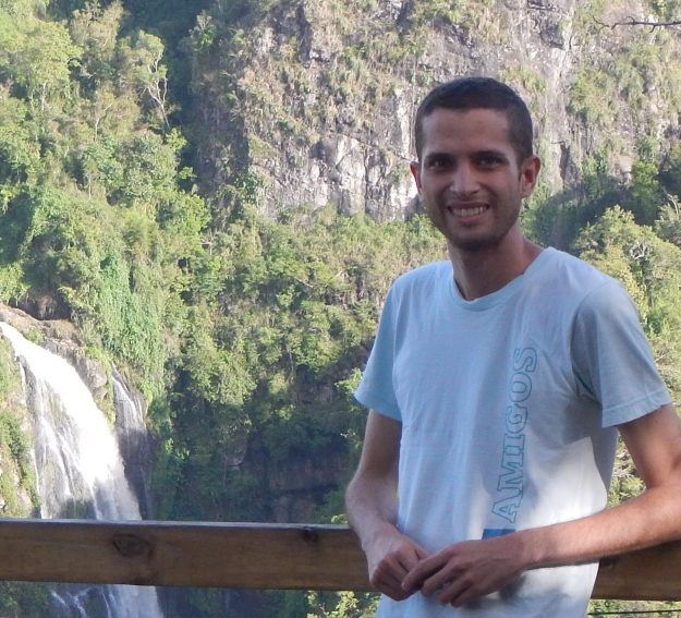 Luis Espada Photo of Graduate Student Luis Espada