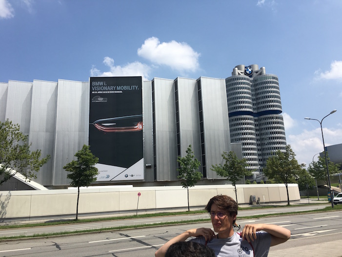 La jornada, que se extendió durante 15 días, incluyó como destinos las fábricas de Mercedes Benz, BMW, Volkswagen y AirBus, así como museos de tecnología y cultura. Suministrada.
