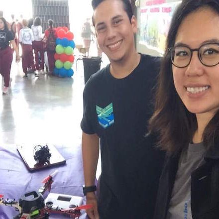 Los jóvenes trabajan en la creación de un vehículo autónomo que permite hacer rescates aéreos sin tripulación. Suministrada