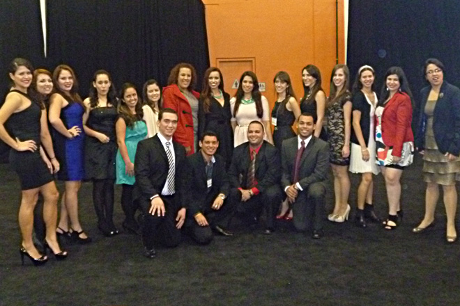 Los miembros del programa MARC durante su participación en la Convención Anual de Investigación Biomédica (ABRCMS), que se celebró en San José, California. Suministrada