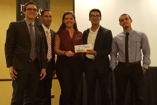 Un equipo compuesto por estudiantes de los Colegios de Ingeniería y Administración de Empresas (ADEM) obtuvo el primer lugar en el Nielsen Case Study Competition. Suministrada. Un equipo compuesto por estudiantes de los Colegios de Ingeniería y Administración de Empresas (ADEM) obtuvo el primer lugar en el Nielsen Case Study Competition. Suministrada.