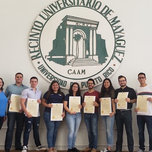 La representante por el Distrito 19 de la Cámara de Representantes, Maricarmen Mas Rodríguez (segunda desde la izquierda), reconoció el excelente desempeño del equipo Lunar Exploration and Access to Polar Region (LEAPR) del Recinto Universitario de Mayagüez (RUM), cuyos integrantes alcanzaron el primer lugar en el 2019 Revolutionary Aerospace Systems Concepts Academic Linkage (RASC-AL) Forum, evento de la Administración Nacional de la Aeronáutica y del Espacio (NASA). En la foto una delegación del equipo y el rector Rullán. Foto Mariam Ludim Rosa/Prensa RUM La representante por el Distrito 19 de la Cámara de Representantes, Maricarmen Mas Rodríguez (segunda desde la izquierda), reconoció el excelente desempeño del equipo Lunar Exploration and Access to Polar Region (LEAPR) del Recinto Universitario de Mayagüez (RUM), cuyos integrantes alcanzaron el primer lugar en el 2019 Revolutionary Aerospace Systems Concepts Academic Linkage (RASC-AL) Forum, evento de la Administración Nacional de la Aeronáutica y del Espacio (NASA). En la foto una delegación del equipo y el rector Rullán. Foto Mariam Ludim Rosa/Prensa RUM