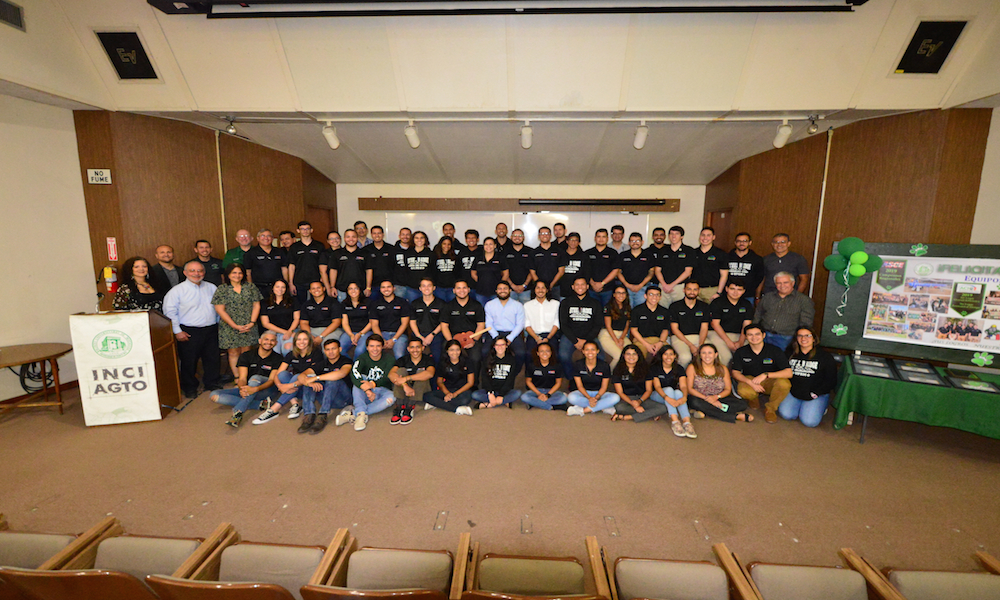 El Departamento de Ingeniería Civil y Agrimensura rindió un homenaje a los estudiantes que participaron este año en diversas competencias. (Foto por Carlos Díaz/Prensa RUM)
