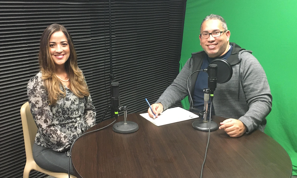 La doctora Marissa Morales estuvo de visita por su querido Colegio y participó de una entrevista en el programa radial Foro Colegial. (Foto suministrada)
