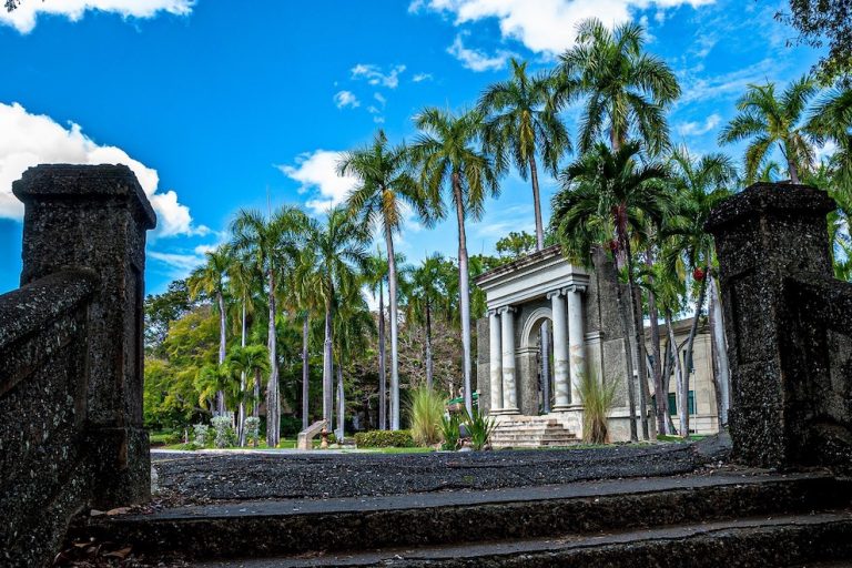 La Fundación Nacional de la Ciencia (NSF) otorgó la prestigiosa beca de su Graduate Research Fellowship Program (GRFP) a 13 colegiales: seis estudiantes y siete egresados del Recinto Universitario de Mayagüez (RUM) de la Universidad de Puerto Rico (UPR). Foto Francisco Moll