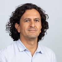 imagen del rostro de profesor Edwin Flórez