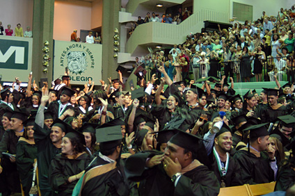 La Clase de 2008 celebra jubilosa los logros alcanzados