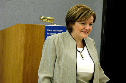 La doctora Edna Negrón, co-directora del IIAA.