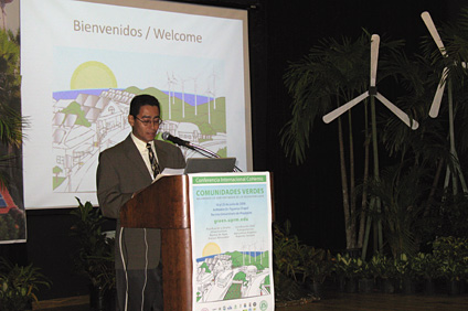 El doctor Fernando Gilbes, director de CoHemis, tuvo a su cargo la apertura de la conferencia.