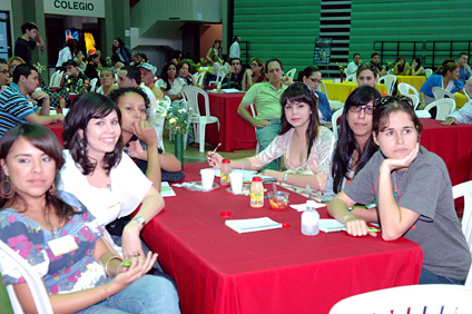 Durante la actividad, los participantes estuvieron en su mayoría acompañados por sus familiares y amigos.