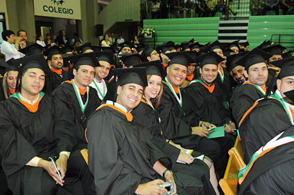 Durante la mañana, se graduaron los estudiantes de los colegios de Ingeniería y de Ciencias Agrícolas.