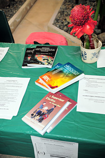 La Feria de estudiantes colegiales en negocios sirvió para promocionar los servicios y las publicaciones que se gestan en Administración de Empresas.