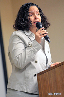 La doctora Lissette Rolón presentó la ponencia Los fines de la universidad pública en el contexto puertorriqueño.