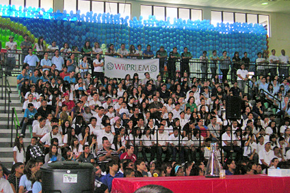 La actividad congregó a cientos de estudiantes de escuelas del Oeste.