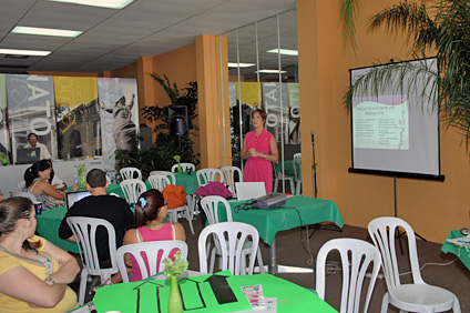 El Comité de Celebración de Centenario habilitó el Café Colegial, en la sede de Mayagüez 2010, que sirvió de lugar de encuentro para los ciudadanos y colegiales de todos los tiempos.