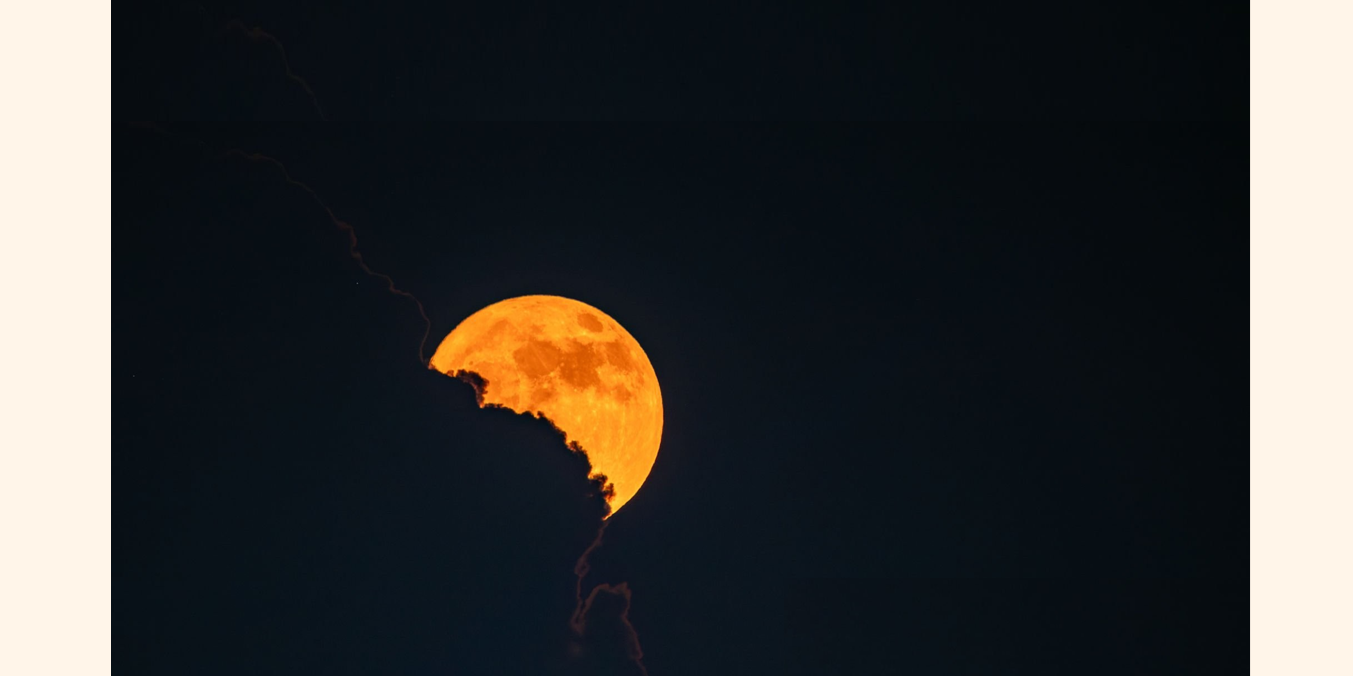 Natalia Bustos moon 2x1aa