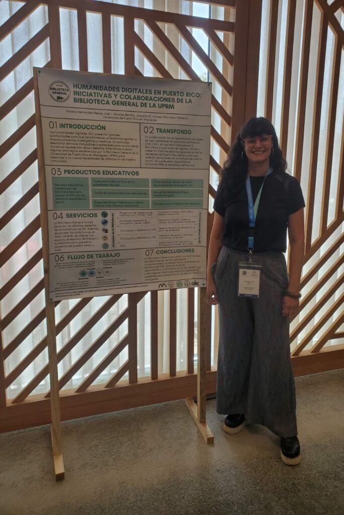 Natalia Hernandez Mejías with poster