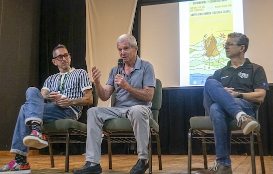 Panelists / panelistas: Guillermo Gómez Álvarez, Carlos Flores Ferrer, Lionel R. Orama Exclusa