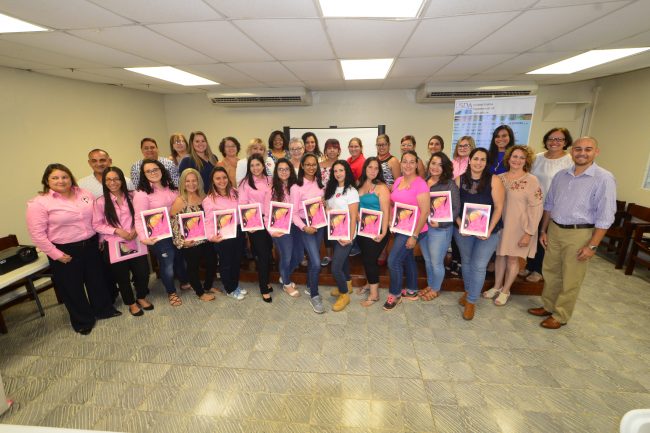 Las 39 egresadas del curso de empresarismo agrícola sustentable. Carlos Díaz/Prensa RUM Mujeres agroempresarias