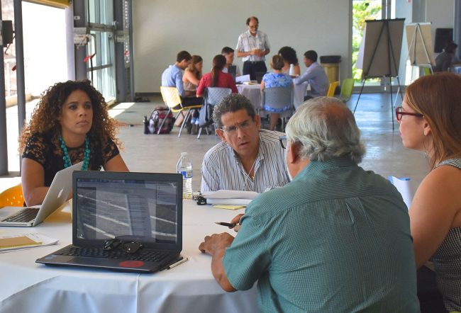 Las mesas deliberativas incluyeron nueve tópicos. Foto Mariam Ludim Rosa/Prensa RUM Mesas deliberativas