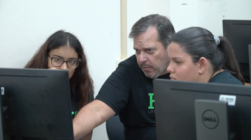 Por tercer año consecutivo, el Recinto Universitario de Mayagüez (RUM) fue el hogar del campamento UPRM Hacks App Inventor, una iniciativa del Departamento de Ciencia e Ingeniería de Computación. Foto captura/Prensa RUM UPRM Hacks App Inventor