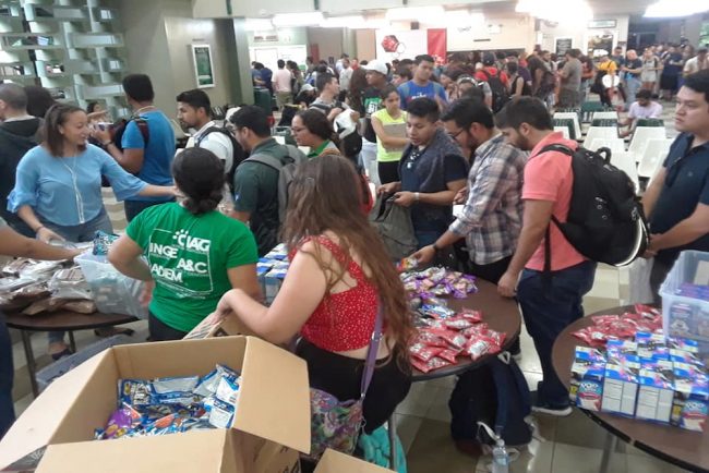 La organización Come Colegial celebró un Free Mini Market para preparar a la población estudiantil durante la época más activa de huracanes. (Suministrada) Come Colegial