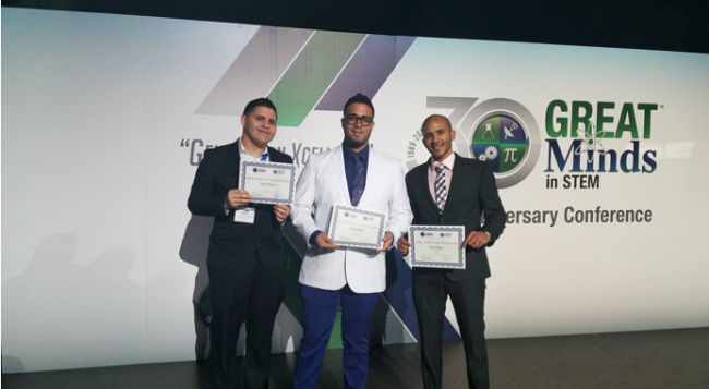 Los jóvenes José Maldonado, Roberto Guzmán y Onix Tarrats obtuvieron el primer lugar en el Cybersecurity Hackathon. Foto suministrada HENAAC