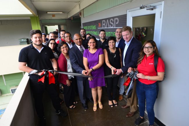 El Departamento de Ingeniería Eléctrica y de Computadoras del Recinto Universitario de Mayagüez (RUM), reinauguró ayer su Laboratorio de Prototipado de Sistemas Rápidos (RASP), gracias a una subvención de $45 mil dólares que otorgó la empresa Harris Corporation. Foto Carlos Díaz/Prensa RUM RASP