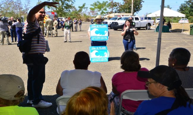 La Red Sísmica de Puerto Rico aprovechó para repasar algunos conceptos importantes de desalojo en caso de un tsunami. (Foto por Carlos Díaz/Prensa RUM)