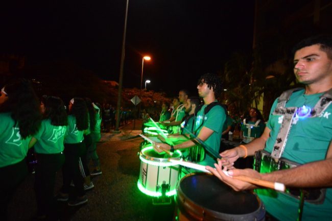 El 5K estuvo encabezado por las Abanderadas y la Centenaria Banda Colegial. (Foto Carlos Díaz/Prensa RUM)