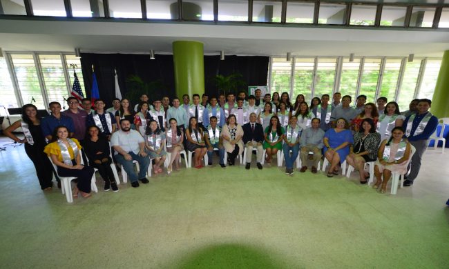 Ochenta y cinco estudiantes de escuela superior cumplieron con su jornada académica en el programa de R2DEEP. (Foto por Carlos Díaz/Prensa RUM)