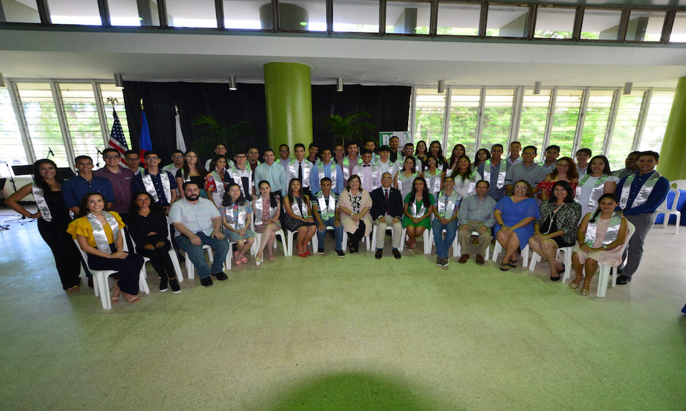 Ochenta y cinco estudiantes de escuela superior cumplieron con su jornada académica en el programa de R2DEEP. (Foto por Carlos Díaz/Prensa RUM)