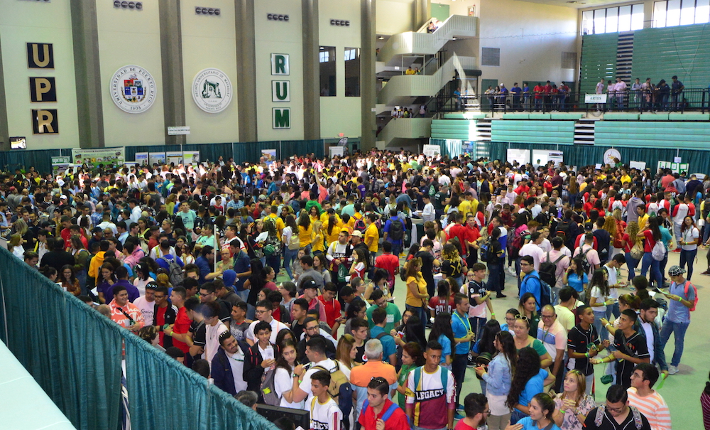 Más de tres mil estudiantes visitan el Colegio en su Casa Abierta