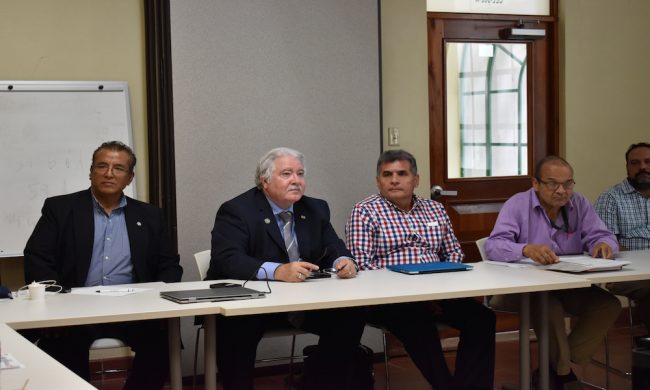 Los investigadores del tema en el RUM son, desde la izquierda, los doctores Oscar J. Perales Pérez, Benjamín Colucci Ríos, Félix R. Román Velázquez y Pedro Resto Batalla. (Foto por Mariam L. Rosa/Prensa RUM)