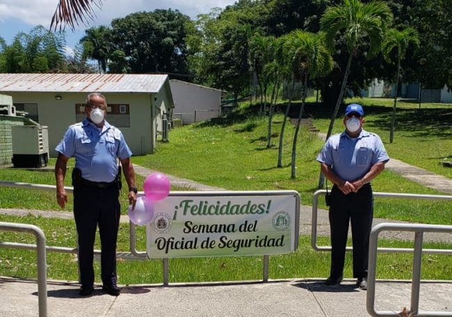 Desde la izquierda, los oficiales Eddiberto Malavé y Nelson Battle. Suministrada Guardia Universitaria