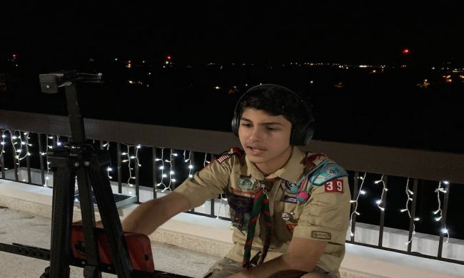 Javier Enrique Torres Suau, integrante de la Tropa 39 de Scouts del RUM, durante una reunión virtual. (Suministrada)
