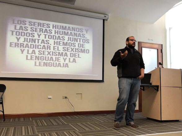 El doctor Melvin González Rivera, catedrático en el Departamento de Estudios Hispánicos, del Recinto Universitario de Mayagüez (RUM), de la Universidad de Puerto Rico (UPR), presentó recientemente cinco publicaciones que ha realizado acerca del tema de la Lingüística Hispánica.