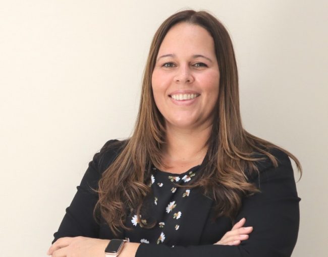 La ingeniera Vivienne Henry recibió un reconocimiento especial, por parte de la Asociación de Industriales de Puerto Rico. Suministrada