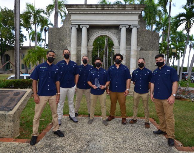 El equipo Bulldogs Construction del capítulo estudiantil del Recinto Universitario de Mayagüez (RUM) de la Universidad de Puerto Rico (UPR) de la Associated General Contractors of America (AGC), obtuvo el primer lugar en la categoría Heavy Civil de la 2021 ASC Student Competition Región 2, evento organizado por la Associated Schools of Construction.  Foto Carlos Díaz/Prensa RUM Equipo Bulldogs Construction