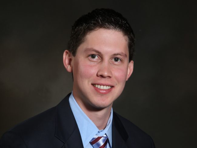 El ingeniero José R. López, egresado del Departamento de Ingeniería Civil y Agrimensura del RUM recibió el premio MVD 2021 Instrumentation and Performance Monitoring Professional Award. Suministrada