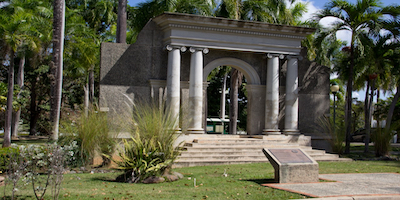 El Recinto Universitario de Mayagüez (RUM), de la Universidad de Puerto Rico (UPR), lanzó una campaña de recaudación de fondos que resalta los logros de los exalumnos colegiales destacados en diversas entidades de la industria, gubernamentales, académicas y sociales, o en sus propias empresas como embajadores de excelencia de la educación recibida en su querida alma mater, con la que continúan sumamente comprometidos.