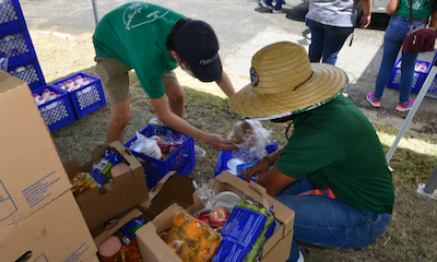 Firmes en su compromiso de erradicar la inseguridad alimentaria, la organización Come Colegial, del Recinto Universitario de Mayagüez (RUM), de la Universidad de Puerto Rico (UPR), se desbordó nuevamente en solidaridad al entregar 1,400 cajas de alimentos frescos a los estudiantes y empleados del campus.