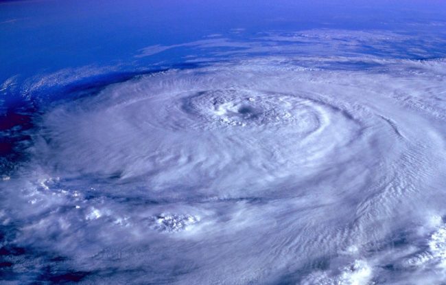 hurricane-92968_1920